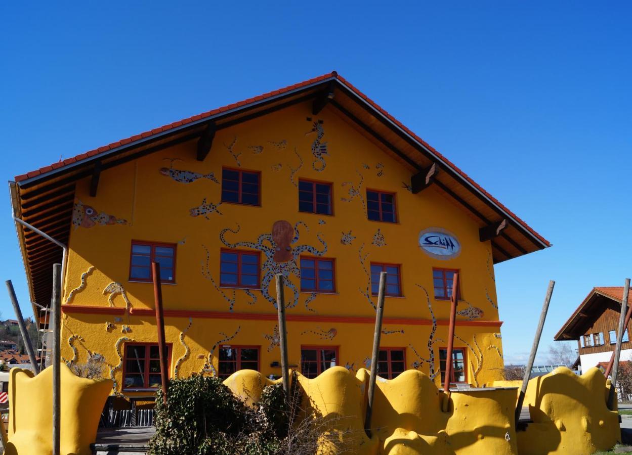 Schiff Bihlerdorf - Hostel Экстерьер фото