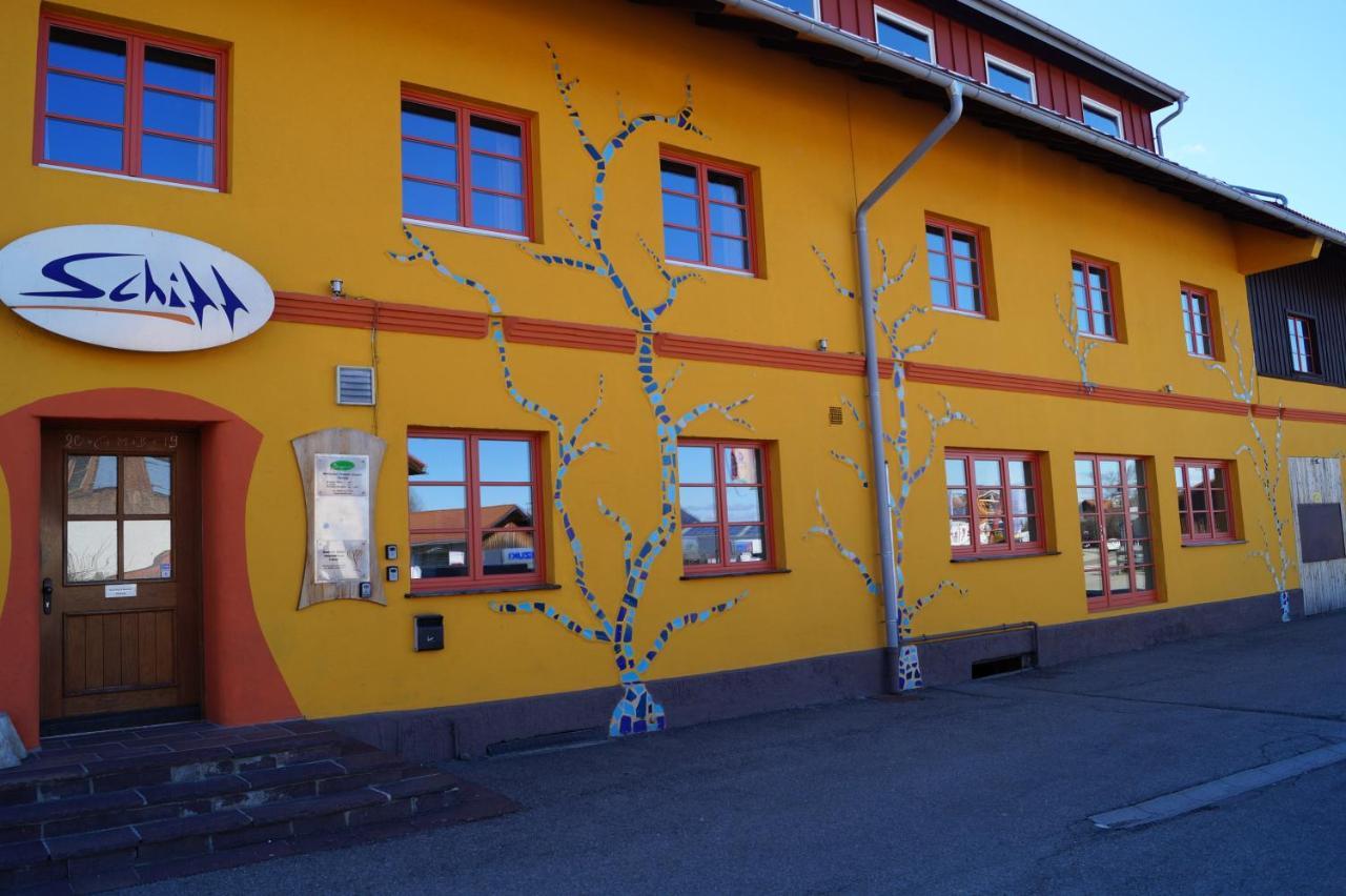 Schiff Bihlerdorf - Hostel Экстерьер фото