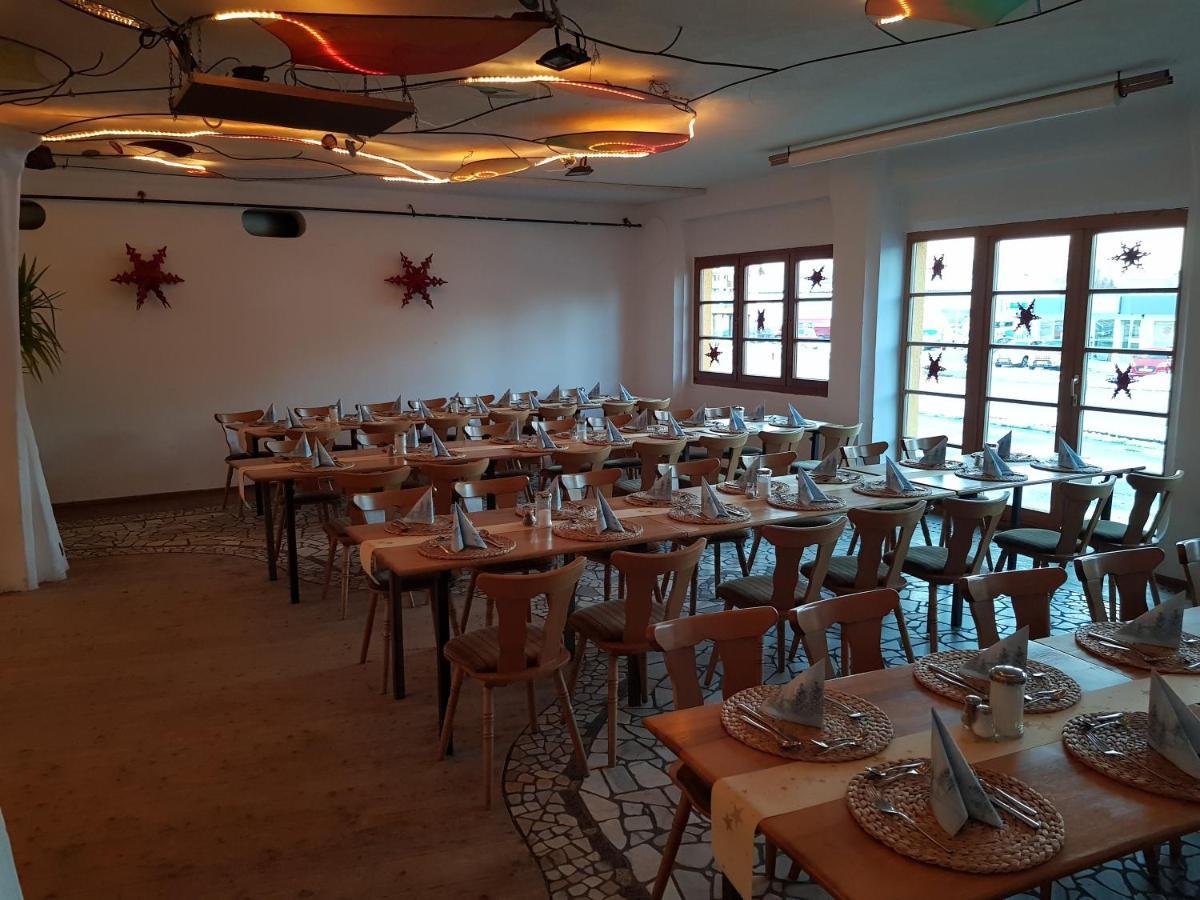 Schiff Bihlerdorf - Hostel Экстерьер фото
