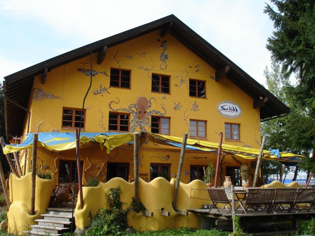 Schiff Bihlerdorf - Hostel Экстерьер фото