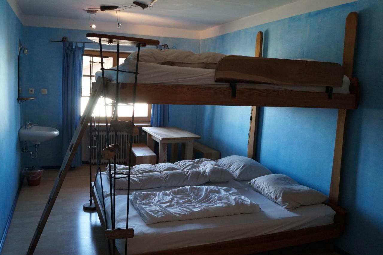 Schiff Bihlerdorf - Hostel Экстерьер фото