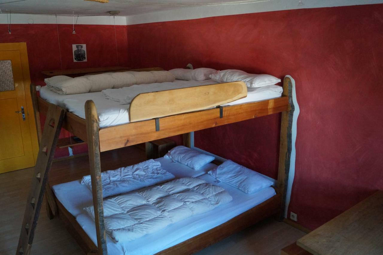 Schiff Bihlerdorf - Hostel Экстерьер фото