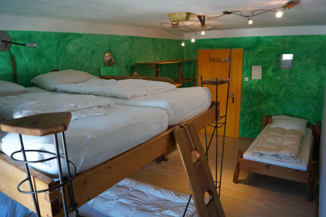 Schiff Bihlerdorf - Hostel Экстерьер фото
