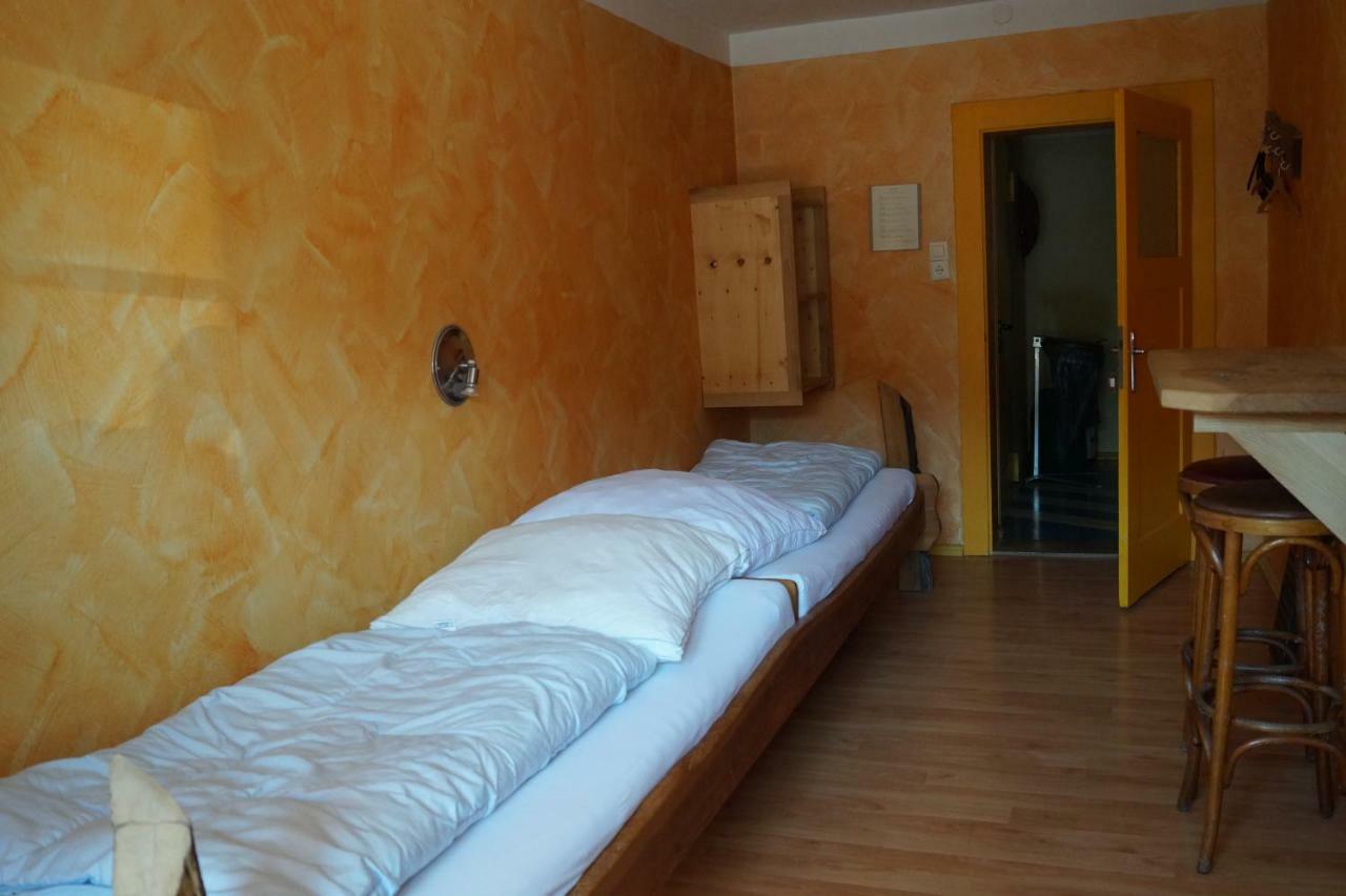Schiff Bihlerdorf - Hostel Экстерьер фото