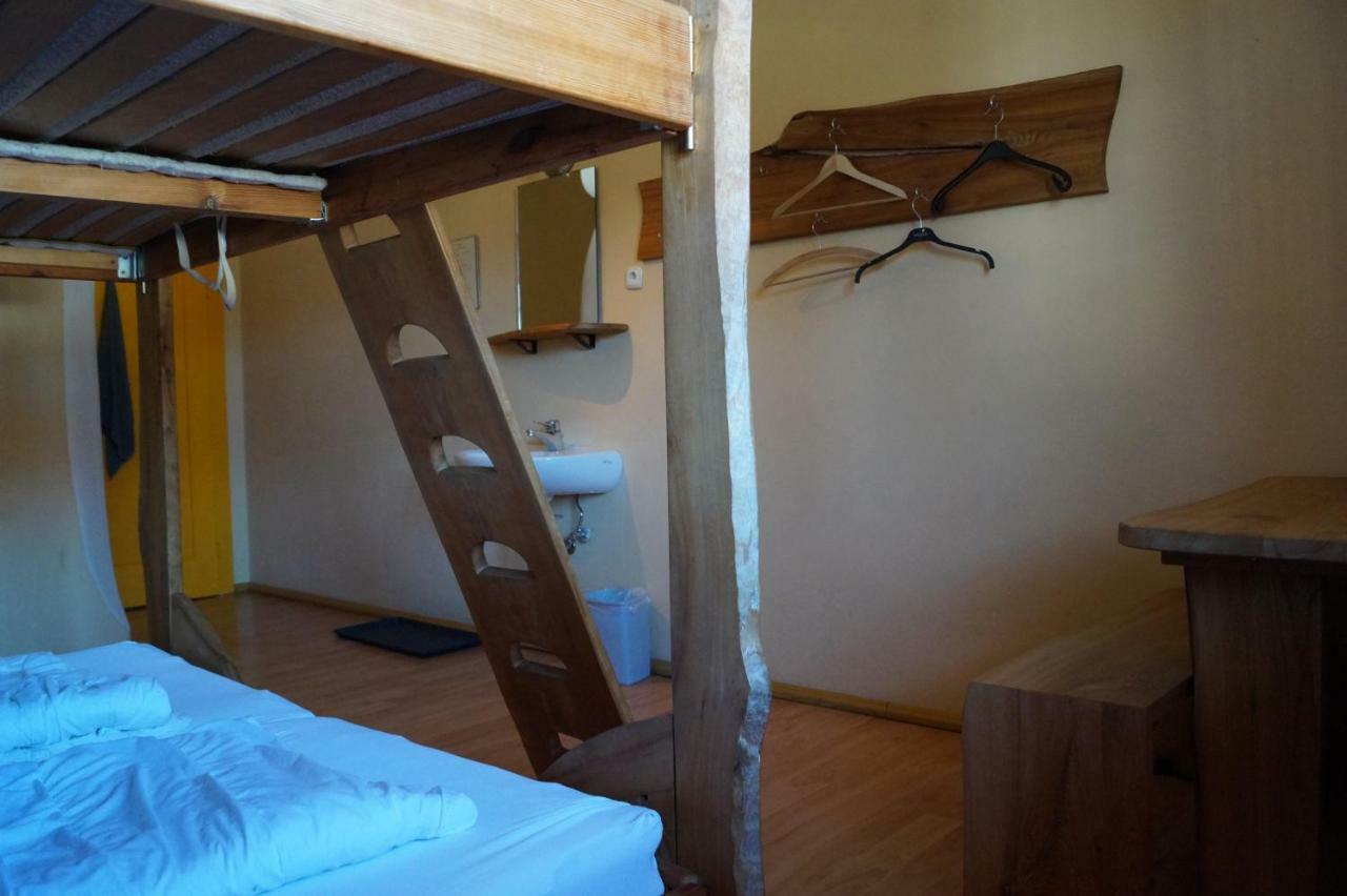 Schiff Bihlerdorf - Hostel Экстерьер фото